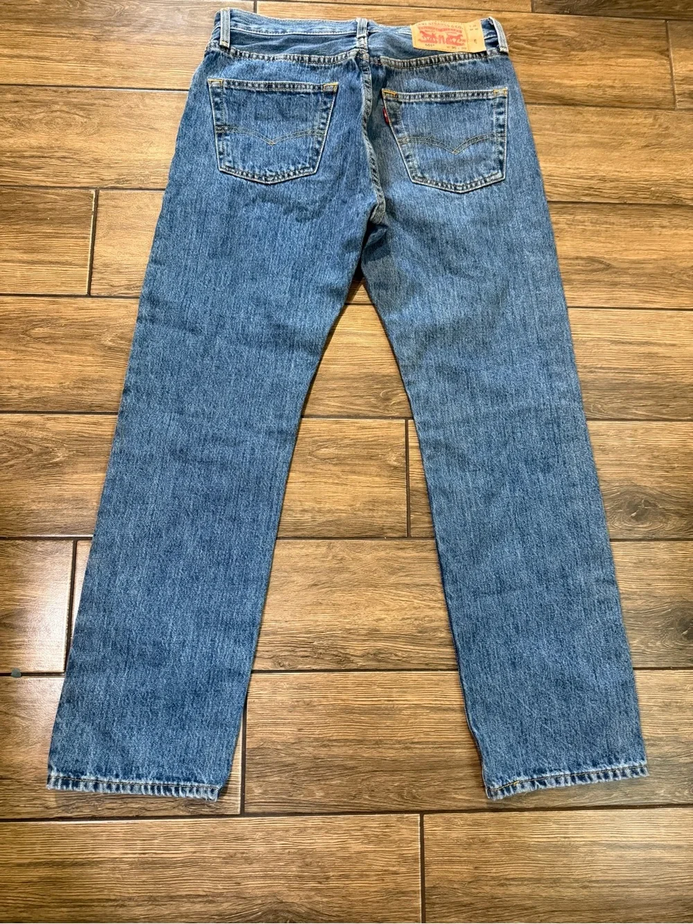 Vintage Levis 501 Jeans Medium Wash Denim Y2K.